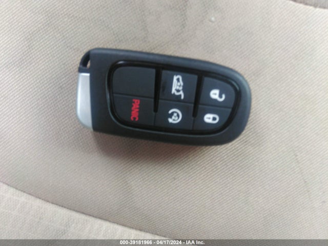 Jeep Cherokee Latitude 2015 1C4PJLCS3FW670383 Image 11