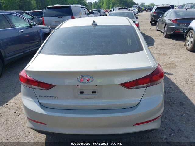 Hyundai Elantra Value Edition 2018 5NPD84LF5JH262635 Image 16