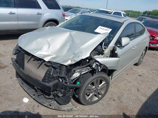 Hyundai Elantra Value Edition 2018 5NPD84LF5JH262635 Image 2