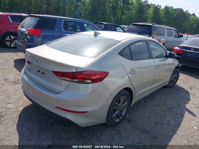 Hyundai Elantra Value Edition 2018 5NPD84LF5JH262635 Image 4