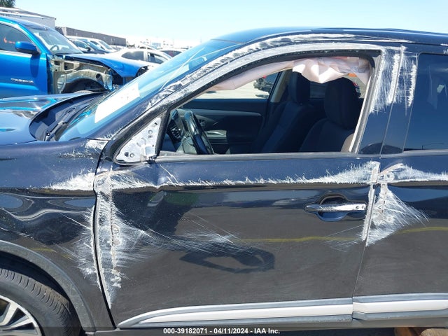 JA4AD3A3XHZ007834 Mitsubishi Outlander Se/sel