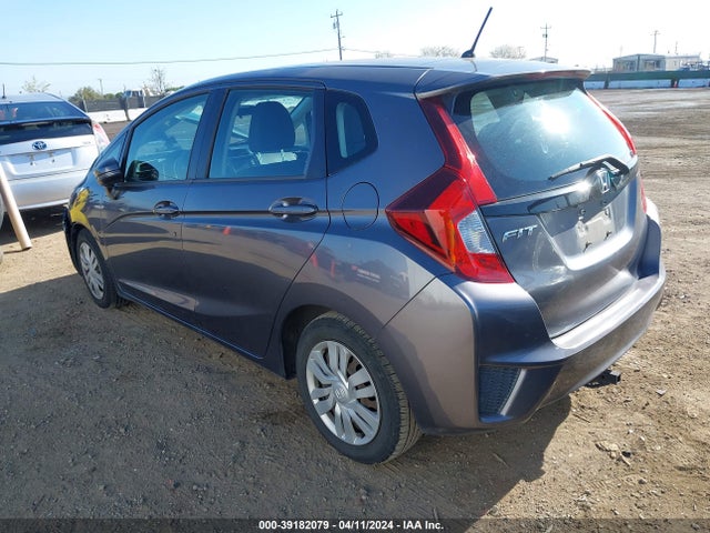 Honda FIT LX 2015 3HGGK5H5XFM716756 Image 3
