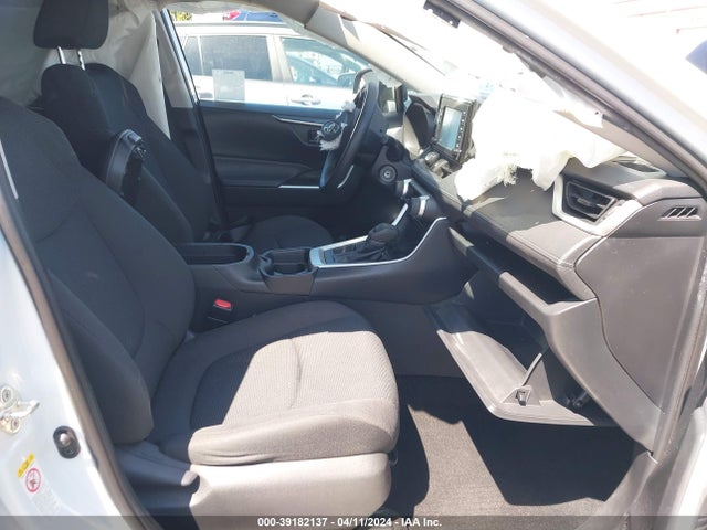 Toyota RAV4 LE 2019 2T3H1RFV4KW001030 Image 5