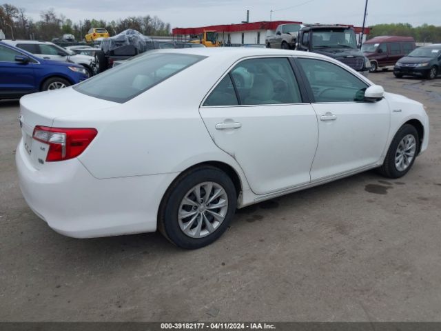 4T1BD1FKXEU103272 Toyota Camry Hybrid Le