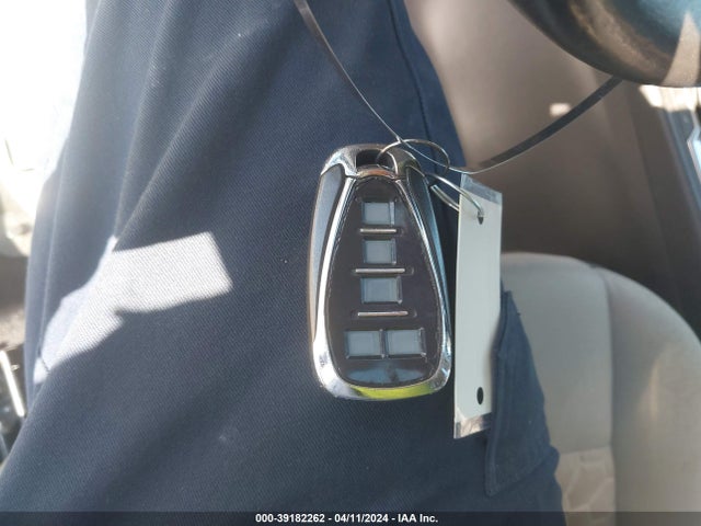 Chevrolet EQUINOX LT 2018 2GNAXJEV1J6141802 Image 11