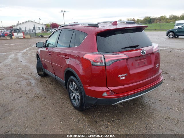 Toyota Rav4 Xle 2018 JTMRFREV2JD256505 Image 3