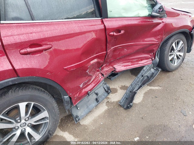 Toyota Rav4 Xle 2018 JTMRFREV2JD256505 Image 6