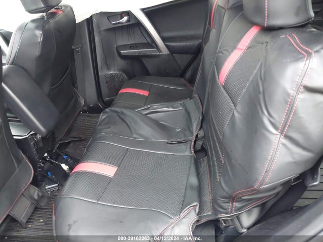 Toyota Rav4 Xle 2018 JTMRFREV2JD256505 Image 8