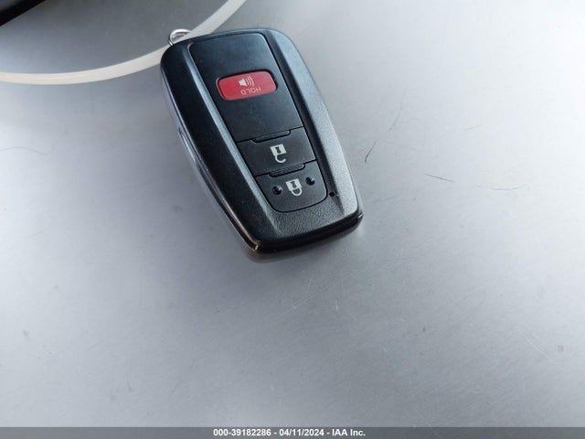 Toyota Prius Two 2016 JTDKBRFU1G3524865 Image 11