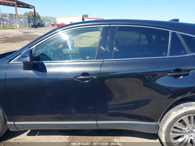 Toyota Venza Limited 2021 JTEAAAAH0MJ020157 Image 14