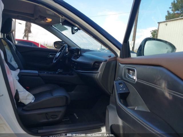 JN8AT3DC5MW103746 Nissan Rogue Platinum Fwd