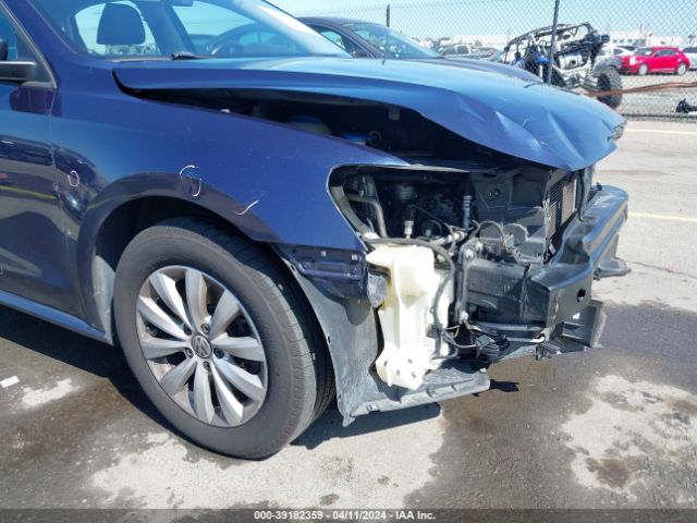 1VWAT7A3XFC044329 Volkswagen Passat 1.8t Wolfsburg Edition