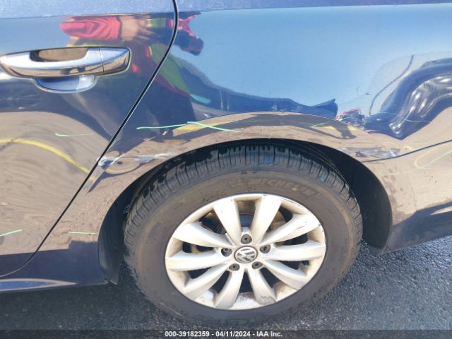 1VWAT7A3XFC044329 Volkswagen Passat 1.8t Wolfsburg Edition