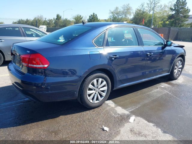 1VWAT7A3XFC044329 Volkswagen Passat 1.8t Wolfsburg Edition