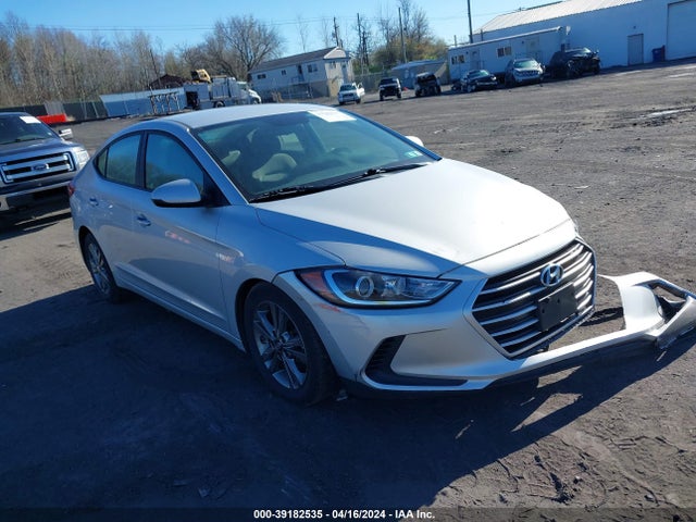 2018 5NPD84LF7JH265228 main image