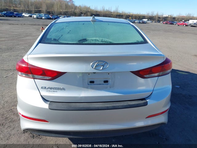 Hyundai ELANTRA SEL 2018 5NPD84LF7JH265228 Image 16