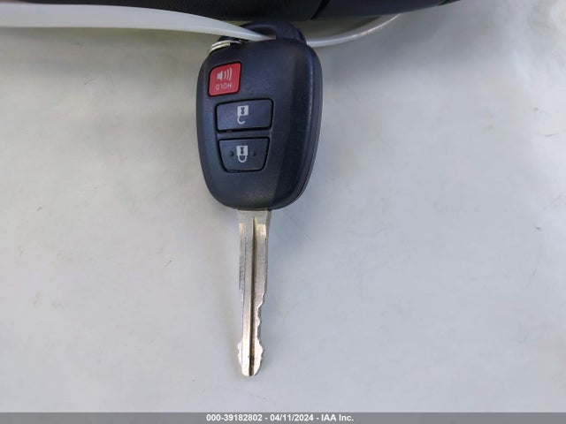 Toyota Prius C One 2018 JTDKDTB34J1614440 Image 11