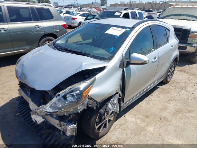 Toyota Prius C One 2018 JTDKDTB34J1614440 Image 2