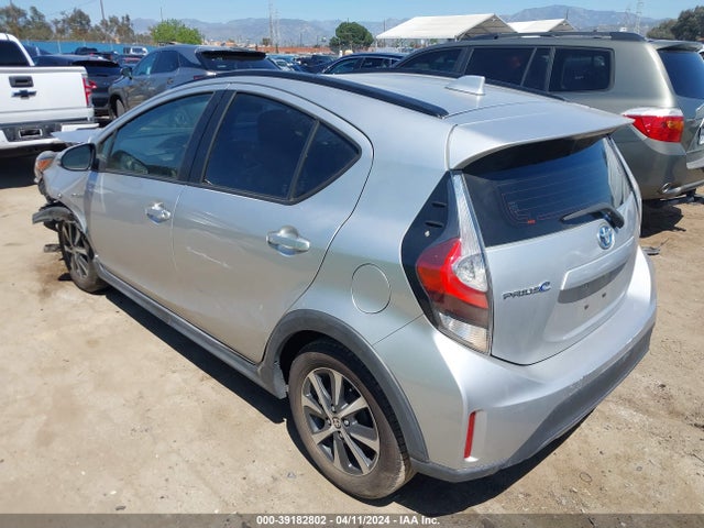 Toyota Prius C One 2018 JTDKDTB34J1614440 Image 3