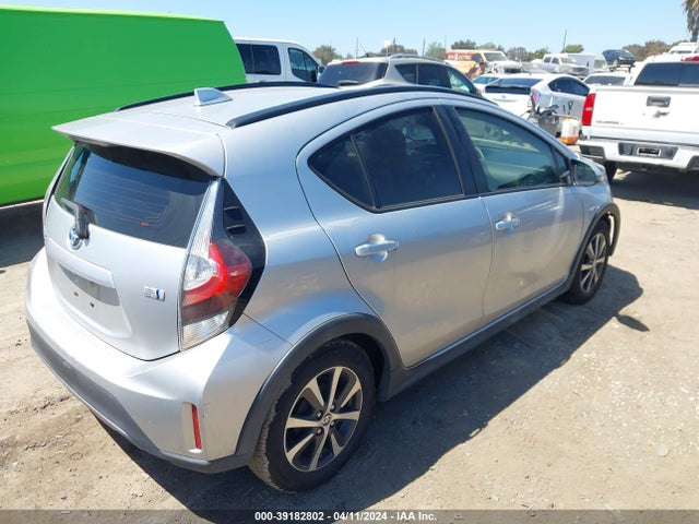 Toyota Prius C One 2018 JTDKDTB34J1614440 Image 4