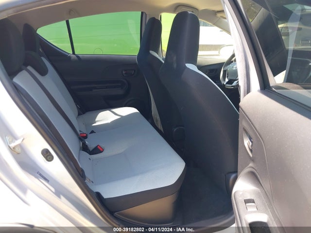 Toyota Prius C One 2018 JTDKDTB34J1614440 Image 8
