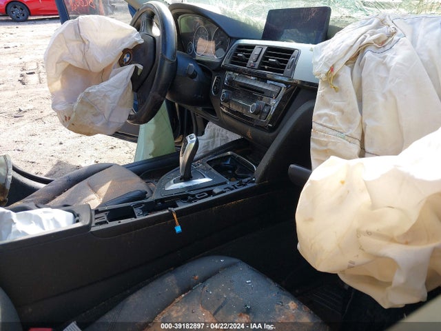 WBA8E5G51JNV03394 BMW 320i Xdrive