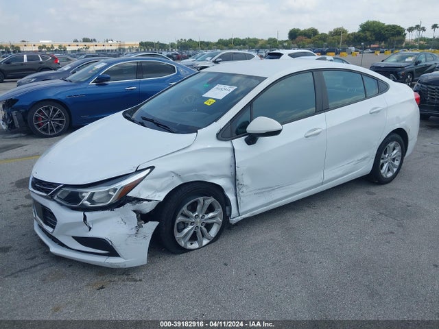 Chevrolet CRUZE LS 2019 1G1BC5SM9K7152729 Image 2