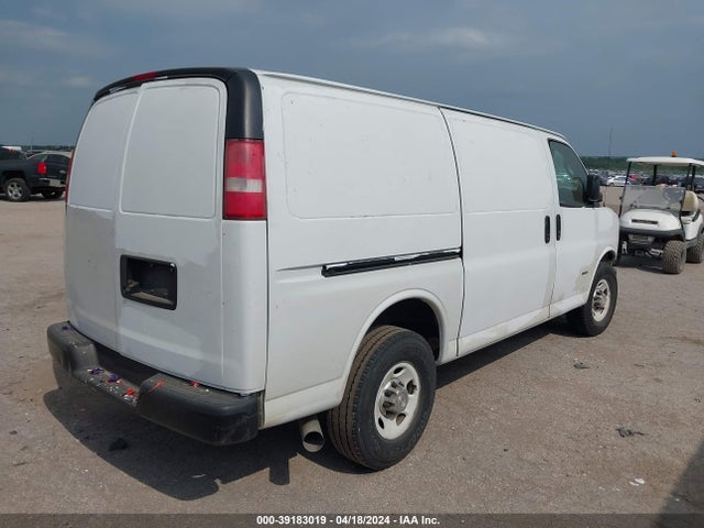 Chevrolet Express 2500 Work Van 2017 1GCWGAF15H1218372 Image 4