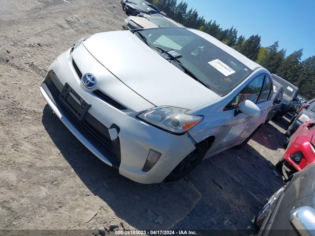Toyota Prius Two 2014 JTDKN3DU1E0379008 Image 2