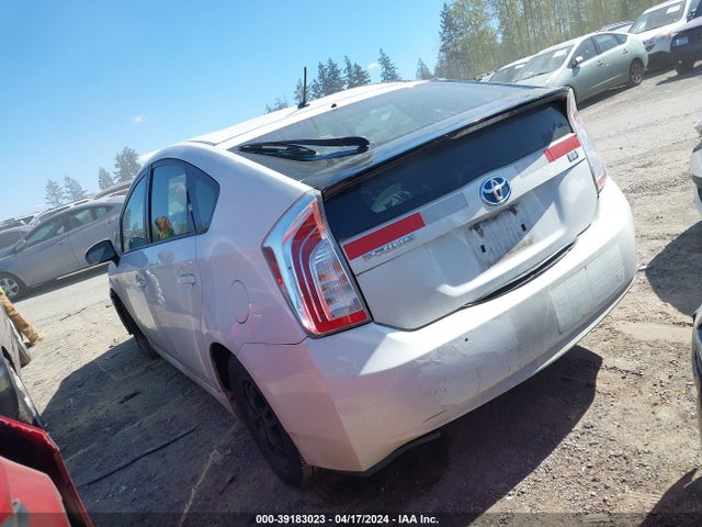 Toyota Prius Two 2014 JTDKN3DU1E0379008 Image 3