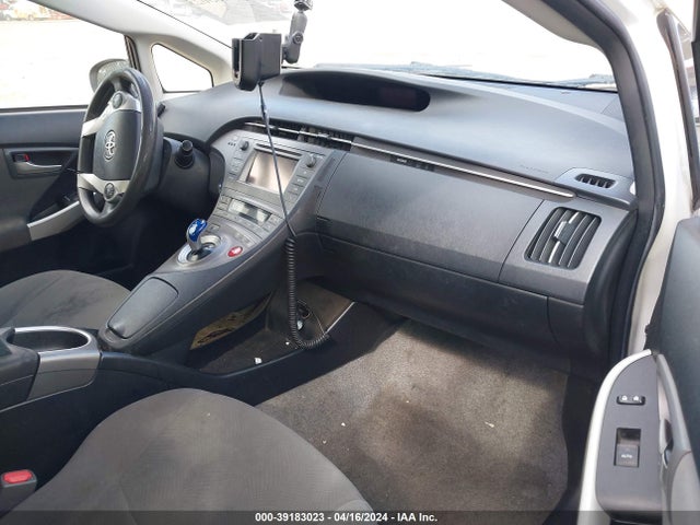 Toyota Prius Two 2014 JTDKN3DU1E0379008 Image 5