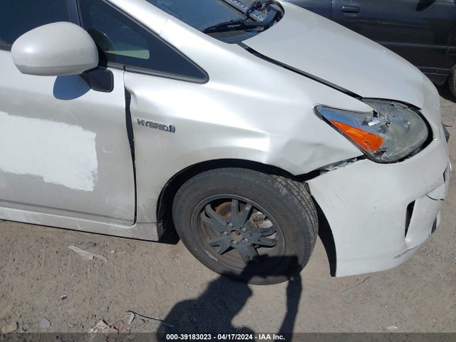 Toyota Prius Two 2014 JTDKN3DU1E0379008 Image 6