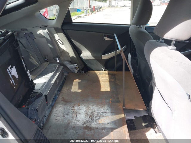 Toyota Prius Two 2014 JTDKN3DU1E0379008 Image 8