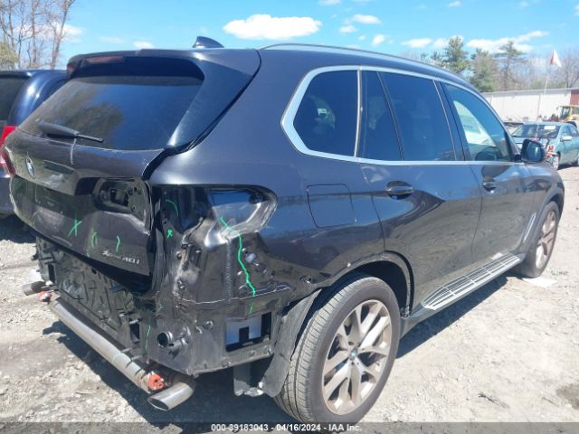 2021 BMW X5 5UXCR6C04M9G92462 Photo 3