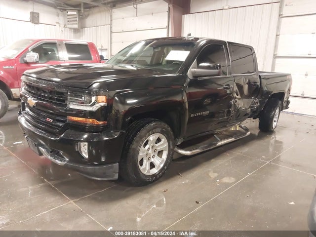 Chevrolet Silverado 1500 2lt 2018 3GCUKRECXJG354060 Image 2