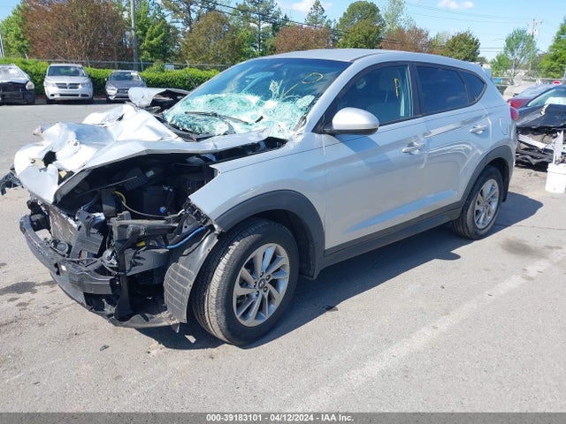 Hyundai TUCSON SE 2018 KM8J23A40JU693708 Image 2