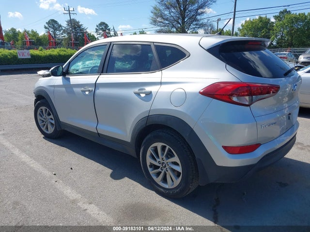 Hyundai TUCSON SE 2018 KM8J23A40JU693708 Image 3