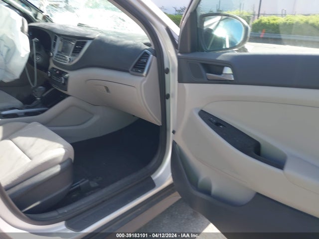 Hyundai TUCSON SE 2018 KM8J23A40JU693708 Image 5
