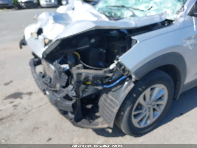 Hyundai TUCSON SE 2018 KM8J23A40JU693708 Image 6