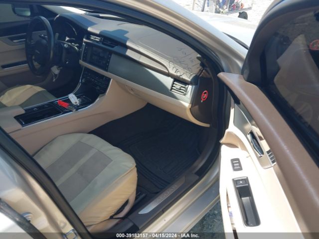 SAJBD4BV0GCY24278 Jaguar Xf 35t Premium