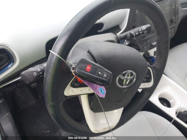 JTDKARFU3G3015363 Toyota Prius Three Touring