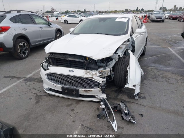 Ford Fusion Hybrid Titanium 2019 3FA6P0RU1KR181243 Image 12