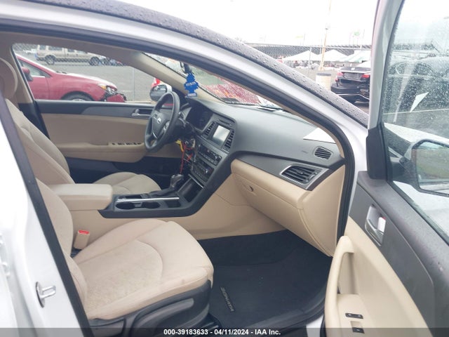 Hyundai SONATA ECO 2017 5NPE24AA6HH449826 Image 5