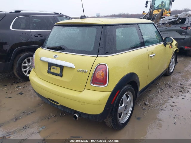 2010 MINI COOPER WMWMF3C51ATZ26347 Photo 3