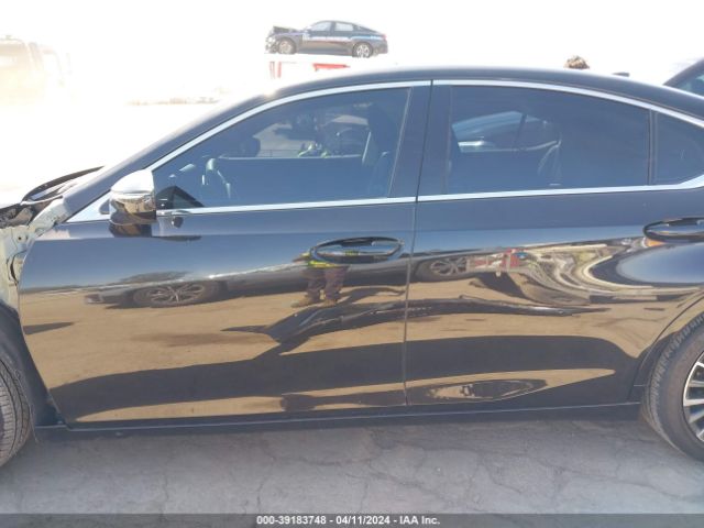 58ADA1C17RU038649 Lexus ES 300H