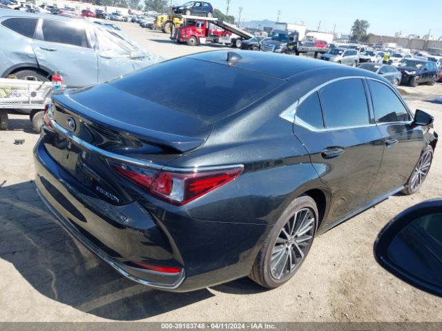58ADA1C17RU038649 Lexus ES 300H
