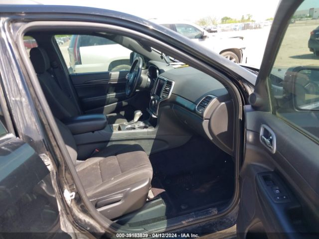 1C4RJEAG7JC270758 Jeep Grand Cherokee Laredo E 4x2