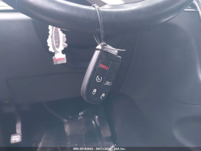 1C4RJFCG6JC262671 Jeep Grand Cherokee Overland