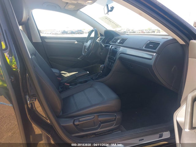 1VWDT7A34HC007471 Volkswagen Passat 1.8t R-line