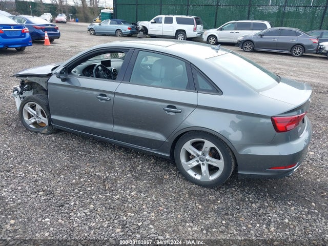 WAUB8GFF5J1059480 Audi A3 2.0t Premium/2.0t Tech Premium